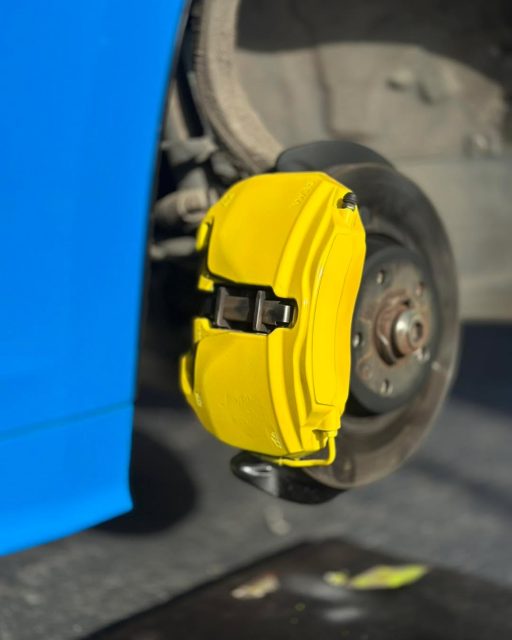 Turbo Blue looking serious 👀

This Audi A5 S line came in for a bold upgrade… and we’ve finished it off with high gloss yellow calipers 💛

Against that Turbo Blue paintwork, the yellow absolutely pops — clean, aggressive and proper head-turning spec. Not your average colour combo, but when it works… it really works.

✔️ Fully prepped
✔️ High temperature coating
✔️ High gloss finish
✔️ OEM+ look with standout presence

If you’re thinking about doing something different with your calipers, this is your sign.

What colour would you go for on your motor? 👇

#AudiA5 #SLine #YellowCalipers #TurboBlue #BrakeCalipers #CarDetailing #MobileService #UKWide #CarMods #carmodsociety