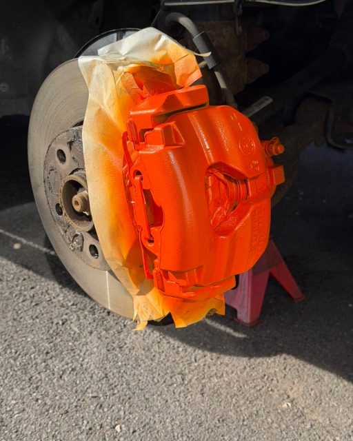 Another one ticked off today! 🔥🧡

This VW Transporter has had its brake calipers transformed in Lamborghini Arancio Atlas Orange — a stunning, vibrant Lamborghini shade that really stands out behind the wheels. 🍊🏎️

A proper head-turning finish and a great choice for this Transporter! 👌

📍 Mobile brake caliper painting – UK wide
🎨 Huge choice of colours, including OEM & manufacturer shades
🔥 High-temperature paint system
🛠️ Professional preparation, multiple coats & lacquer

Steve’s Cleenz | Elite Calipers
Vehicle Appearance Specialists
🇬🇧 Mobile Brake Caliper Painting UK