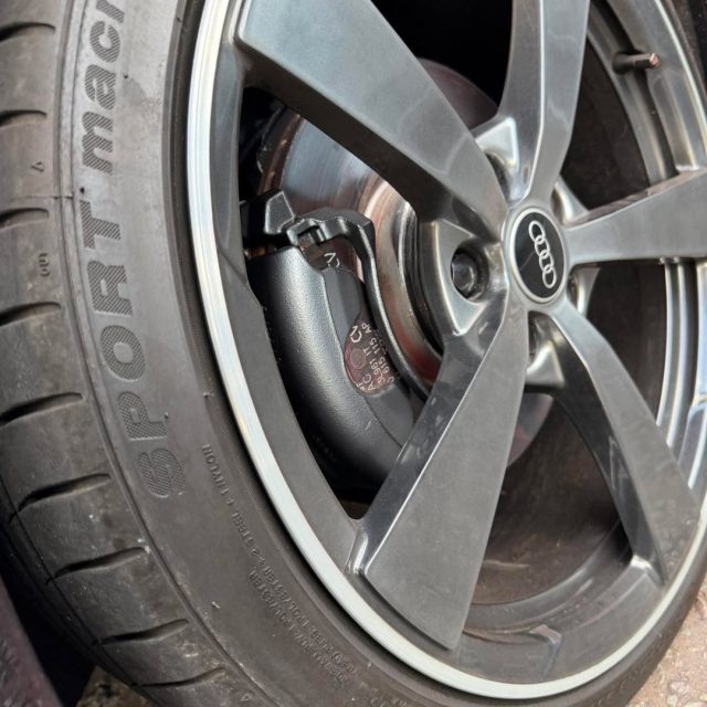 ⚫ AUDI TT // SOUTH LONDON // GUNMETAL GREY CALIPERS ⚫
Down in South London for this Audi TT having a full set of gunmetal grey calipers! 
Customer didn't want the usual red - wanted that clean, stealthy OEM+ upgrade. Gunmetal grey is perfect for it - subtle, classy, but you definitely notice it behind the wheels. Goes perfectly with silver, black or grey TTs.
Not every job has to be red! We do gloss, satin, gunmetal, black, blue, yellow - any colour you want.
Fully mobile, completed at the customers location in South London. No workshop, no stress.
The Steve's Cleenz finish:
✅ Full strip clean & degrease
✅ Proper masking & prep
✅ High-temp gunmetal grey finish
✅ High-temp lacquer - durable & easy to clean
✅ Final inspection
Cars, vans, campers - any colour, any finish.
📍 South London job - but we cover UK-Wide
📞 07974 864216
🌐 www.stevescleenz.co.uk
📩 DM the page for a free quote
Team Red or Team Stealth Grey? Let us know 👇
#AudiTT #TT # Audi #GunmetalGrey #GreyCalipers #BrakeCaliperPainting #SouthLondon #LondonCars #StealthLook #OEMPlus #SteveSCleenz #MobileBrakeCaliperPainting