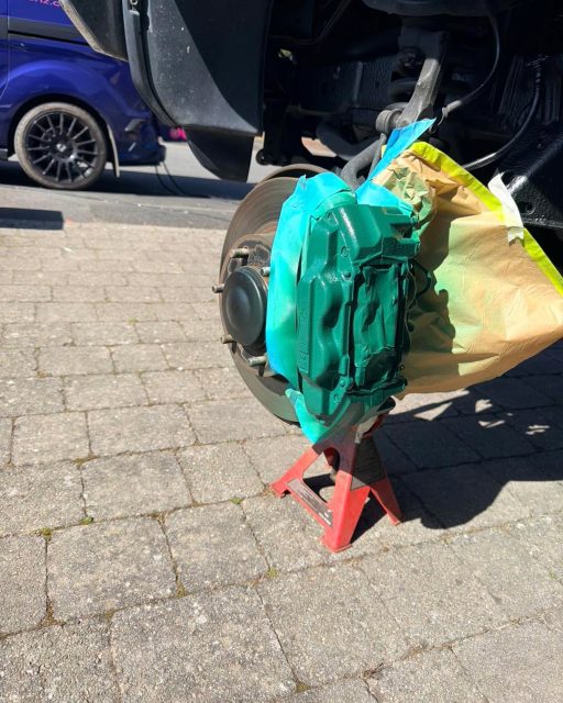 Toyota FJ Cruiser in today for something a bit different… 👀🔥

This beast came in for a set of Tein Green brake calipers — and what a transformation 💚

Against the satin black wheels and aggressive off-road setup, that colour just pops perfectly. Subtle enough to suit the rugged look… but bold enough to stand out when it needs to.

✔️ Fully prepped & cleaned
✔️ Precision masked (pads protected as always)
✔️ High-temperature coating applied
✔️ Finished with a durable gloss clear lacquer

Another one done on-site at the customer’s home with that factory-style finish 👌

📍 Midlands based – covering the UK nationwide
📲 Message us or WhatsApp for a quote

#StevesCleenz #BrakeCaliperPainting #ToyotaFJ #TeinGreen #4x4Style #OffRoadBuild #CaliperUpgrade #CarEnhancement #UKWide #VehicleAppearanceSpecialist