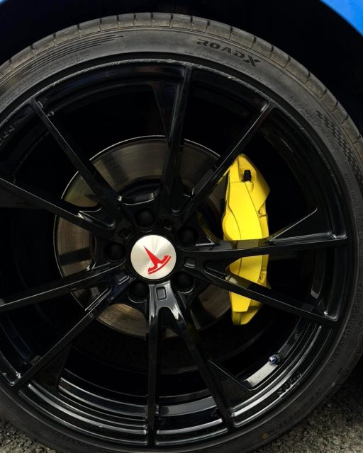 Busy one today 👌

First up was this Tesla Model 3, finished off with our high gloss yellow calipers—completely transforms the look behind those wheels 🔥

Then we headed over to a Porsche Macan, going for Porsche Speed Yellow calipers… and wow, what a difference that makes 😮‍🔥 Proper OEM+ look

Both jobs carried out at the customer’s home as always—no hassle, no downtime 👍

If you’re thinking about getting your calipers done, drop me a message and we’ll get you booked in 💬

📍 Mobile across the Midlands & UK-wide
🎨 Loads of colours available

#StevesCleenz #CaliperPainting #TeslaUK #PorscheUK #MobileDetailing #CarCare #BeforeAndAfter #CarMods #YellowCalipers #UKCars #DetailingLife #CarEnthusiast