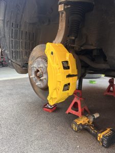 professional mobile brake caliper painting UK yellow calipers
