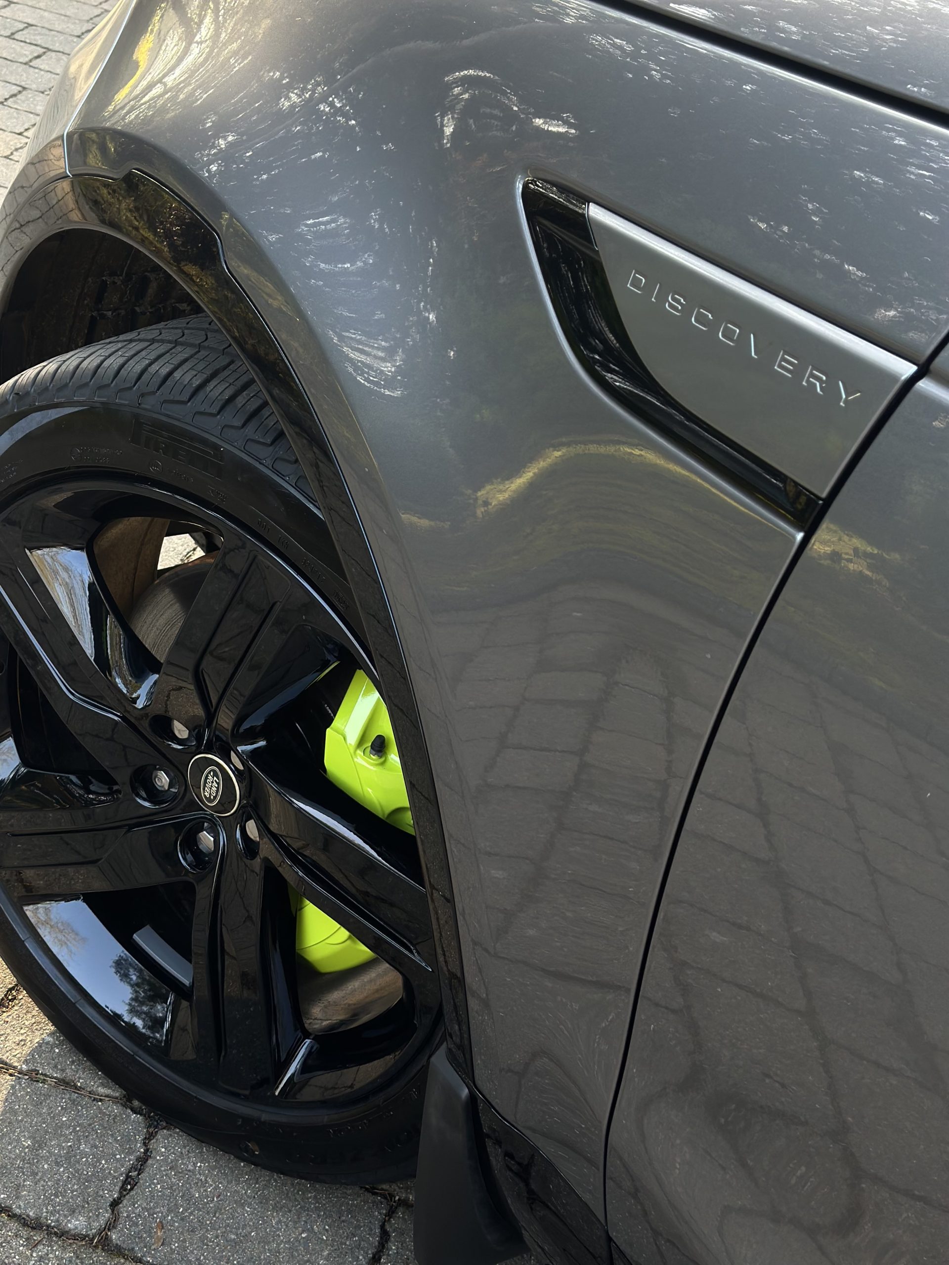 Mobile brake caliper painting UK – Porsche acid green finish