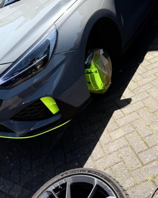 Brightening up Birmingham today 💥🔥

This Hyundai i20 N came to us for a serious glow-up with our fluorescent yellow calipers — and what a transformation 👌 That pop of colour completely changes the look and gives this hot hatch the aggressive finish it deserves.

📍 Birmingham
🎨 Fluorescent Yellow Calipers
🏠 Mobile service at your home or workplace
🇬🇧 UK-wide coverage

Fancy giving your car the same treatment? Drop us a message for a quote 📩

#StevesCleenz #Hyundaii20N #CaliperPainting #BrakeCalipers #FluorescentYellow #BirminghamCars #CarModsUK #HotHatch #MobileCaliperPainting #CarStyling #DetailingUK