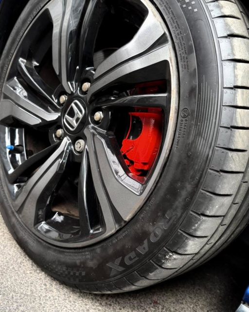 Local one in today for this Honda Civic having our signature high gloss red calipers fitted 🔥

It’s crazy how much difference a fresh set of calipers can make to the overall look of a car 👀
The gloss red finish completely transforms the wheels and gives it that sporty OEM+ look without going over the top.

As always, everything was fully prepared, cleaned and carefully masked before painting to give that smooth factory-style finish we’re known for 💎

📍 Mobile service available
🏠 We come to your home or workplace
🎨 Huge range of colours available
🇬🇧 UK-wide coverage

Would you go for red… or something more wild? 👇

#StevesCleenz #HondaCivic #CaliperPainting #BrakeCalipers #GlossRed #Honda #CarEnthusiast #MobileCaliperPainting #CarModification #Detailing #Midlands #CarStyling #OEMPlus #AutomotiveLifestyle